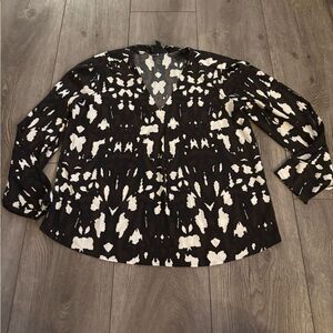 Express woman’s used top perfect for officewear